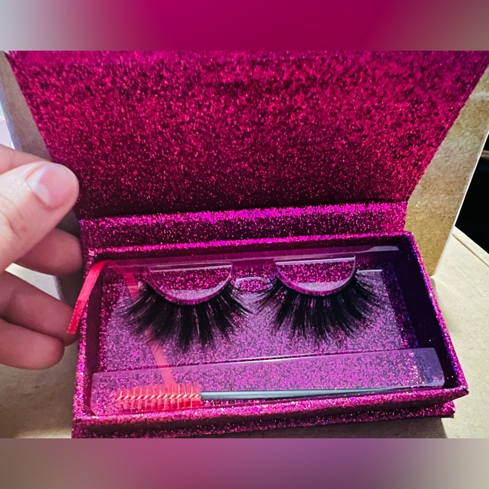 false eyelashes